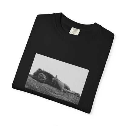 Garment-Dyed T-Shirt with Artistic Lion Design, Unisex Casual Wear, Eco-Friendly Fashion, Perfect Gift for Animal Lovers, Unique Graphic Tee